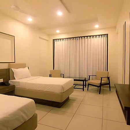Srijan Inn Ābu Road Екстериор снимка