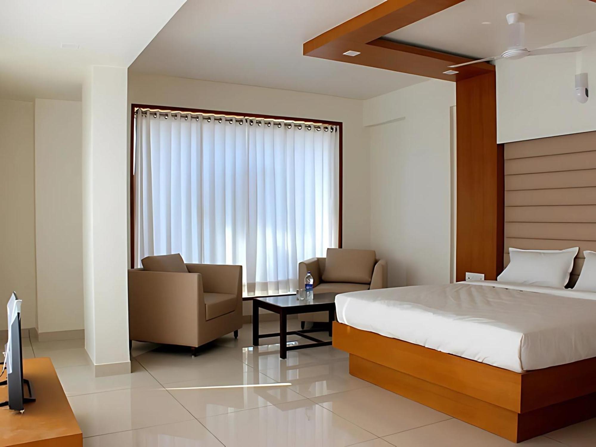 Srijan Inn Ābu Road Екстериор снимка