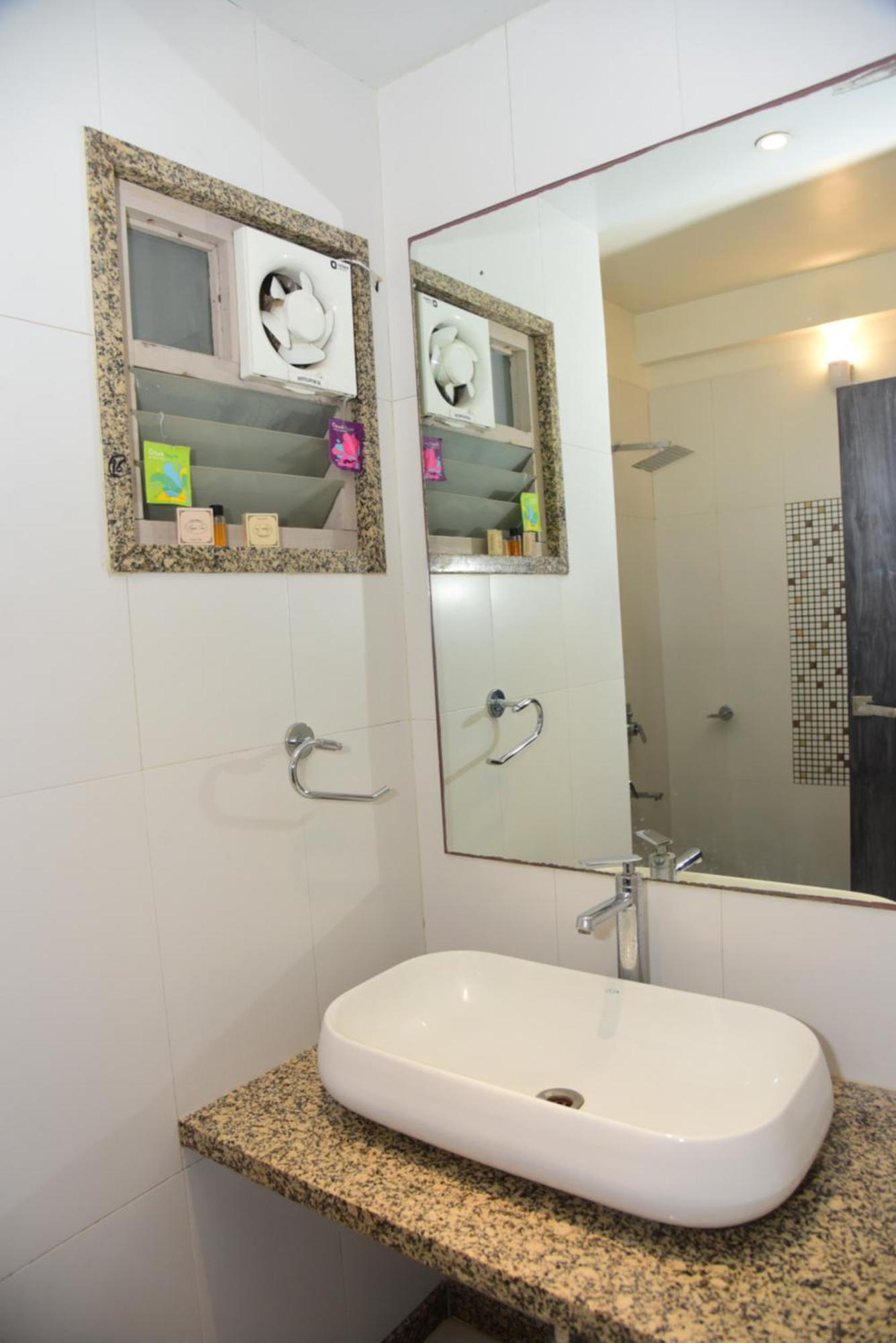 Srijan Inn Ābu Road Екстериор снимка